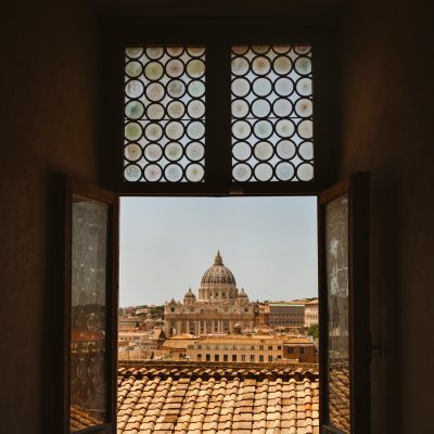 Italia Virtute: la Fabbrica di San Pietro in Vaticano indica “la retta via” ai fornitori